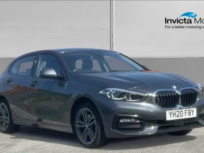 Używany BMW 118 Sport Line 140 KM (102 kW) 2020 Szary Hatchback