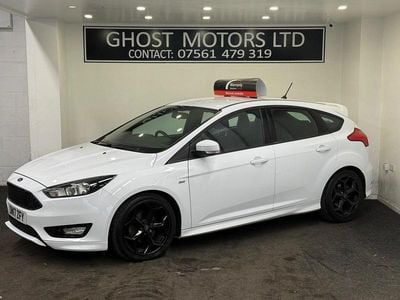 Used Ford Focus ST-Line 125 HP (91 kW) 2017 White Hatchback