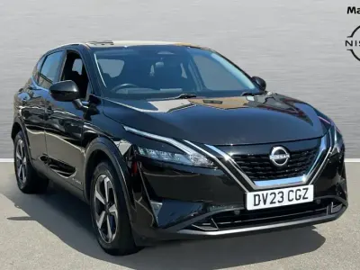 Używany Nissan Qashqai Acenta Premium 190 KM (139 kW) 2023 Czarny SUV