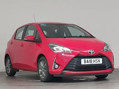 Used Toyota Yaris 111 HP (81 kW) 2018 Red Hatchback