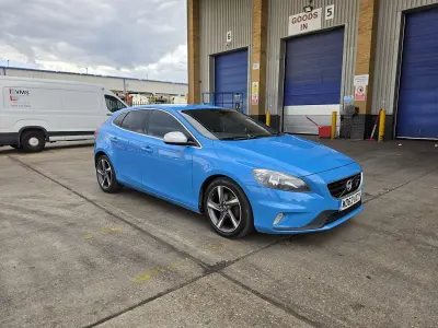 Used Volvo V40 R-Design 115 HP (84 kW) 2013 Blue Hatchback