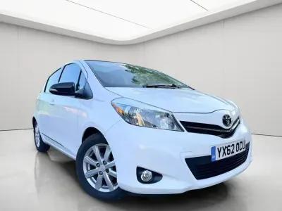 Used Toyota Yaris Multidrive S 99 HP (72 kW) 2012 White Hatchback