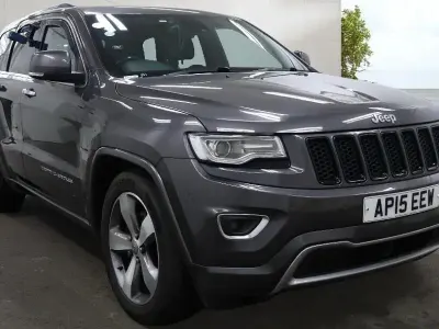 Usado Jeep Grand Cherokee Overland 243 CV (178 kW) 2015 Gris SUV