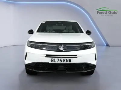 Used Vauxhall Grandland X Ultimate 143 HP (105 kW) 2025 White SUV