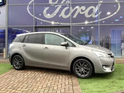 Used Toyota Verso Trend 147 HP (108 kW) 2015 Bronze MPV