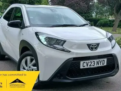 Used Toyota Aygo X PURE 72 HP (52 kW) 2023 White SUV