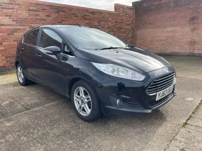 Second-hand Ford Fiesta Zetec 75 CP (55 kW) 2013 Negru Hatchback