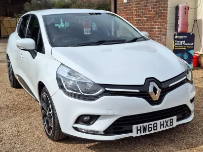 Gebraucht Renault Clio IV Iconic 75 PS (55 kW) 2018 Weiß Kleinwagen