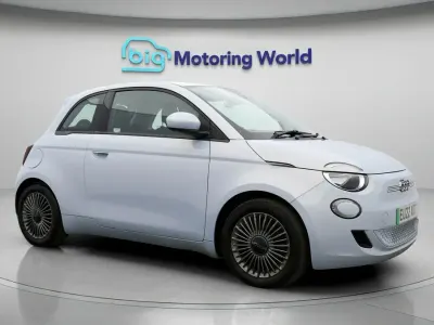 Käytetty Fiat 500e Icon 86 kW (118 HP) 2022 Sininen Viistoperä