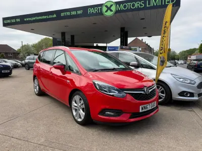 Second-hand Vauxhall Zafira SRi 140 CP (102 kW) 2017 Roșu Monovolum