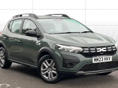 Used Dacia Sandero Essentiel 101 HP (74 kW) 2023 Green Hatchback
