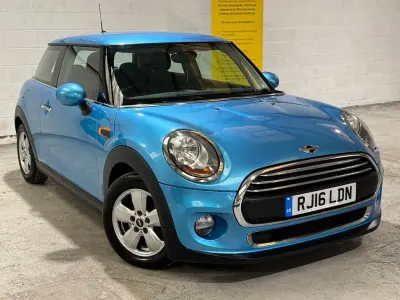Usado Mini ONE Hatch 102 CV (75 kW) 2016 Azul Utilitario