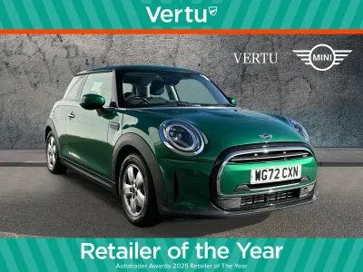Usado Mini Cooper Classic 136 CV (100 kW) 2022 Verde Utilitario