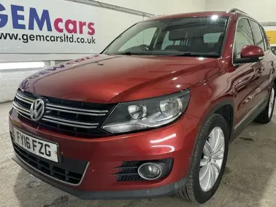 Używany VW Tiguan Edition 150 KM (110 kW) 2015 Czerwony SUV