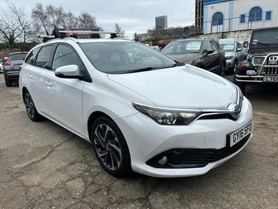 Used Toyota Auris Hybrid Design 2016 White Estate