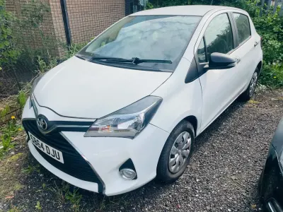Begagnad Toyota Yaris Active 69 HK (50 kW) 2014 Vit Halvkombi
