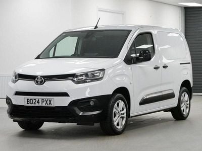 Used Toyota Proace Design 130 HP (95 kW) 2024 White MPV