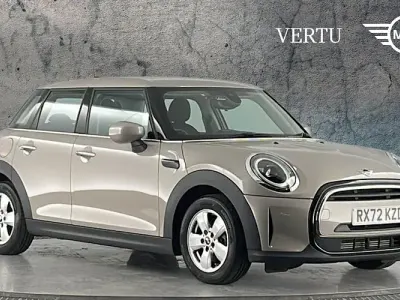 Usado Mini Cooper Classic 136 HP (100 kW) 2022 Cinzento Citadino
