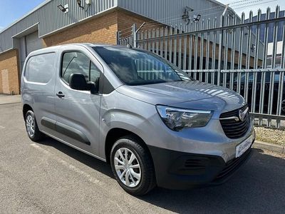 Used Vauxhall Combo Edition 100 HP (73 kW) 2019 Grey MPV