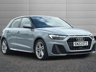 Begagnad Audi A1 S-Line 95 HK (69 kW) 2023 Svart SUV