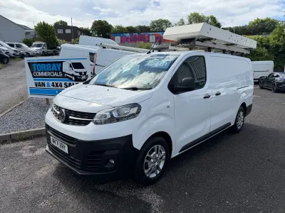 Used Vauxhall Vivaro 100 HP (73 kW) 2021 White MPV