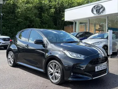 Used Toyota Yaris Hybrid 113 HP (83 kW) 2023 Black Hatchback