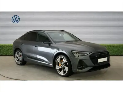 Begagnad Audi e-tron Advanced 300 kW (408 HK) 2022 Grå SUV
