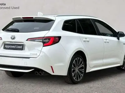 Used Toyota Corolla Design 184 HP (135 kW) 2020 Pure white Estate