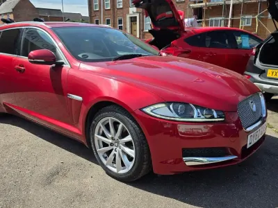 Used Jaguar XF Sportbrake Premium Luxury 200 HP (147 kW) 2012 Red Estate