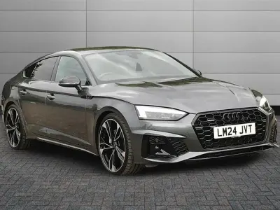 Begagnad Audi A5 Black Edition 204 HK (150 kW) 2024 Grå Halvkombi