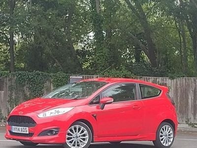 Used Ford Fiesta Zetec 125 HP (91 kW) 2014 Red Hatchback