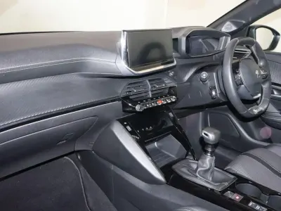 Używany Peugeot 208 GT-line 99 KM (72 kW) 2020 Czerwony Hatchback