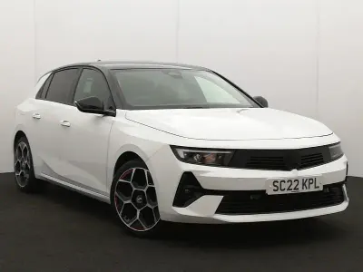 Second-hand Vauxhall Astra GS Line 2022 Alb Hatchback