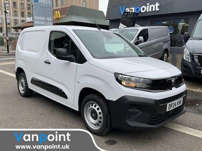 Second-hand Vauxhall Combo S 100 CP (73 kW) 2024 Alb Van