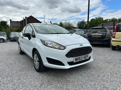 Używany Ford Fiesta Studio 82 KM (60 kW) 2014 Biały Hatchback