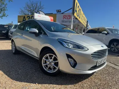 Used Ford Fiesta Zetec 70 HP (51 kW) 2017 Silver Hatchback