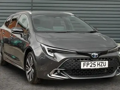Usado Toyota Corolla Design 140 CV (102 kW) 2025 Gris Familiar