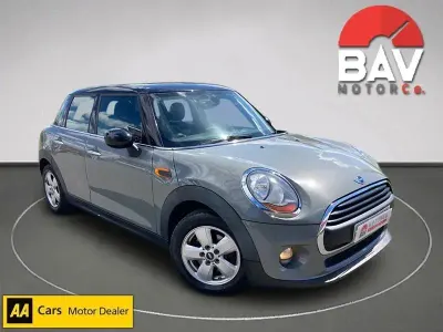 Begagnad Mini Cooper Hatch 2017 Grå Halvkombi