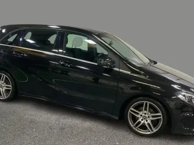 Begagnad Mercedes B180 AMG Line Premium 109 HK (80 kW) 2018 Svart Minibuss