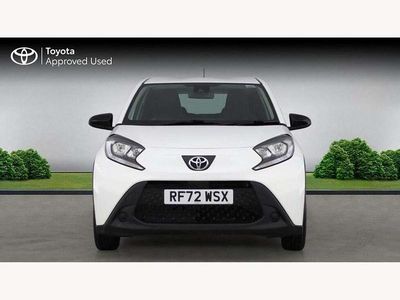 Used Toyota Aygo X PURE 72 HP (52 kW) 2023 White SUV