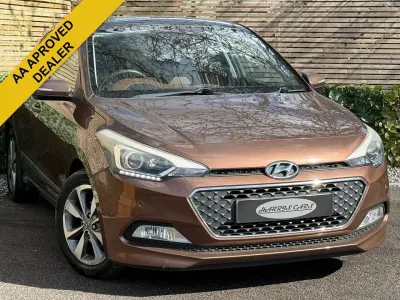 Begagnad Hyundai i20 Premium SE 100 HK (73 kW) 2015 Brun Halvkombi