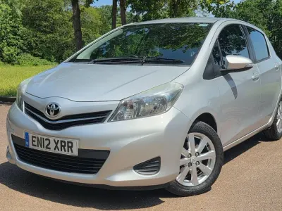 Used Toyota Yaris 99 HP (72 kW) 2012 Silver Hatchback