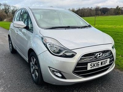 Used Hyundai ix20 SE 90 HP (66 kW) 2016 Silver Hatchback