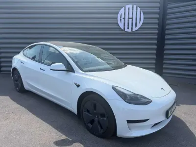 Used Tesla Model 3 Standard Range Plus 366 kW (498 HP) 2021 White Sedan