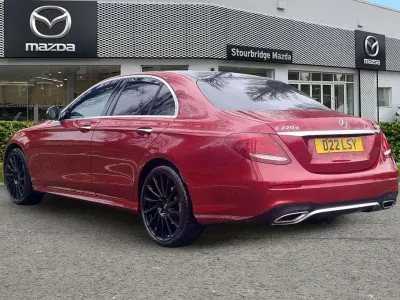 Gebraucht Mercedes E220 AMG line 2017 Rot Limousine