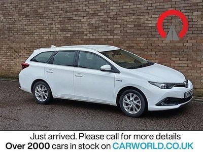 Used Toyota Auris Hybrid 136 HP (100 kW) 2018 White Estate