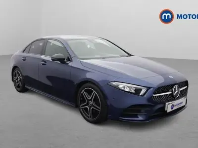 Begagnad Mercedes A180 Executive 136 HK (100 kW) 2022 Blå Sedan