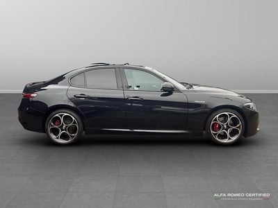 Used Alfa Romeo Giulia Veloce 276 HP (202 kW) 2023 Red Sedan