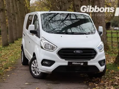 Begagnad Ford Transit Custom Limited 130 HK (95 kW) 2022 Vit Van