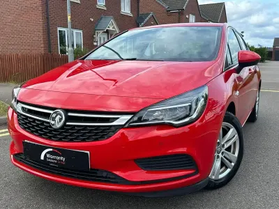 Begagnad Vauxhall Astra Design Edition 110 HK (80 kW) 2017 Röd Halvkombi